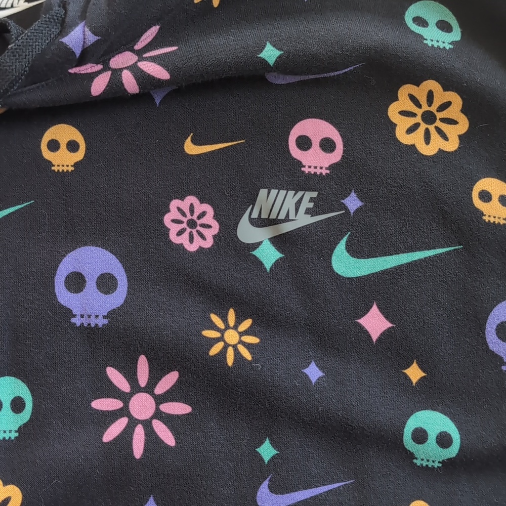 Nike Day of the Dead Hoodie with Multicolor Skull & Floral Pattern - Picture 5 of 6